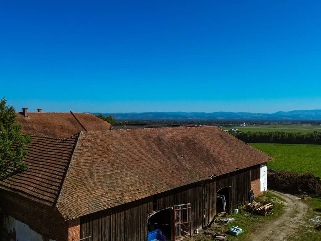 Hofstelle in Scharten: Alleinlage mit Weitblick, 200 m² Wohnfläche