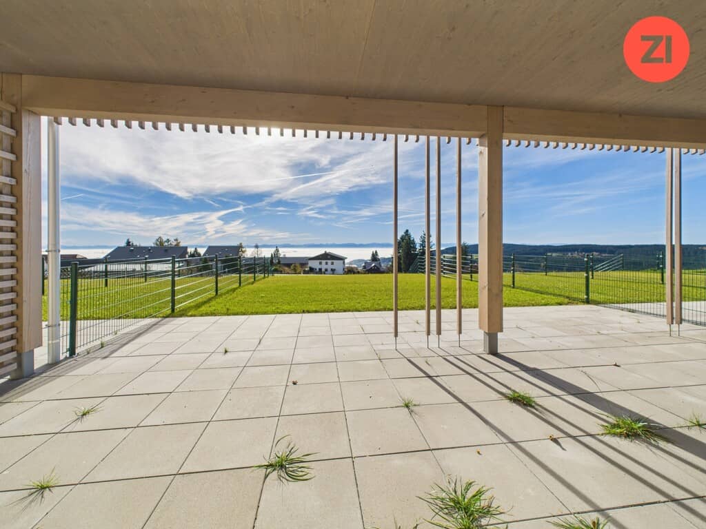 Erdgeschosswohnung mit Terrasse und Garten