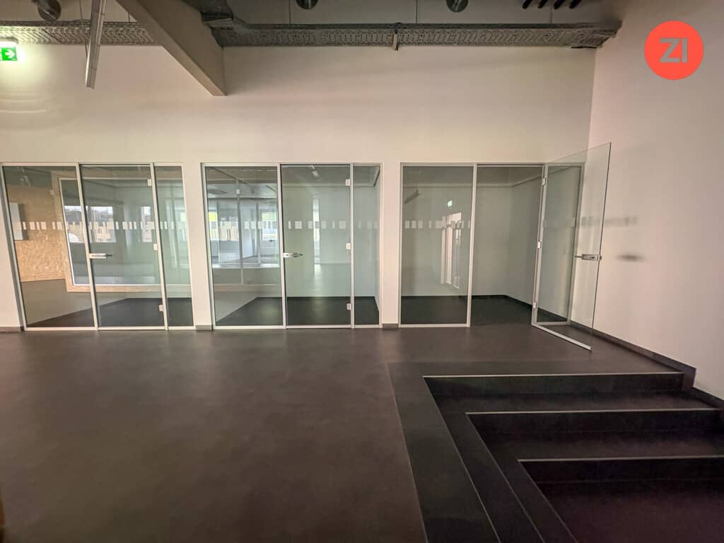 Moderne Bürofläche 783 m² mit 188 m² Terrasse am Winterhafen, Linz