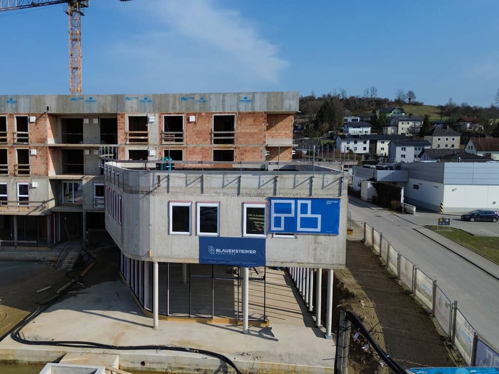 Gewerbeflächen - "Am Dorfplatz - Alkoven Straßham"