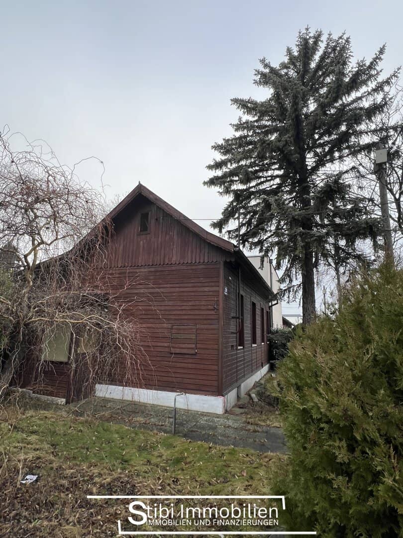 Attractive development site with existing building in the 22nd district, development potential near Süßenbrunn station