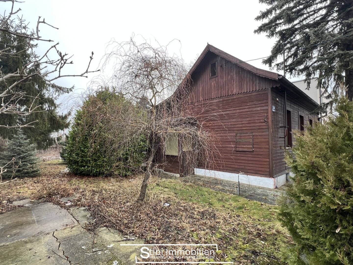 Attractive development site with existing building in the 22nd district, development potential near Süßenbrunn station