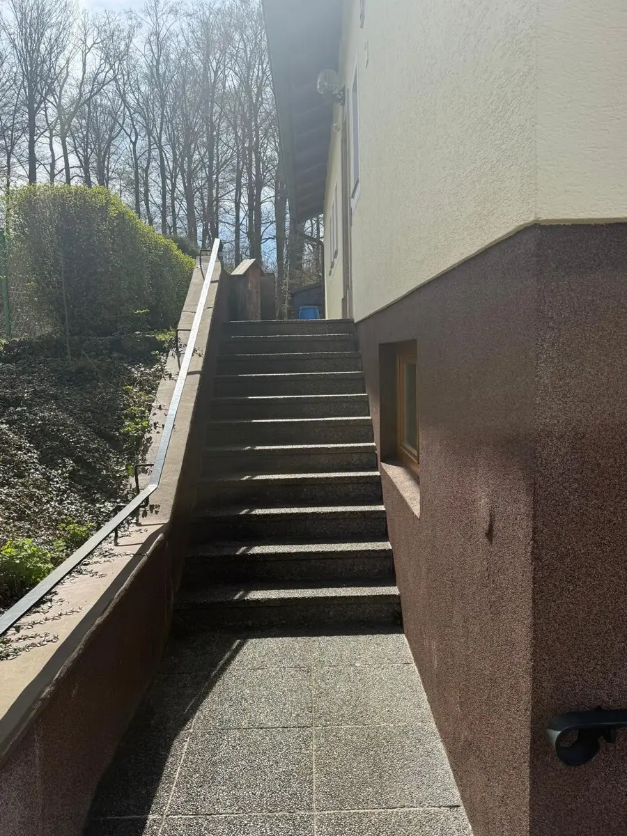 Charmanter Bungalow in Ranshofen – 112 m² Wohnfläche, 622 m² Garten