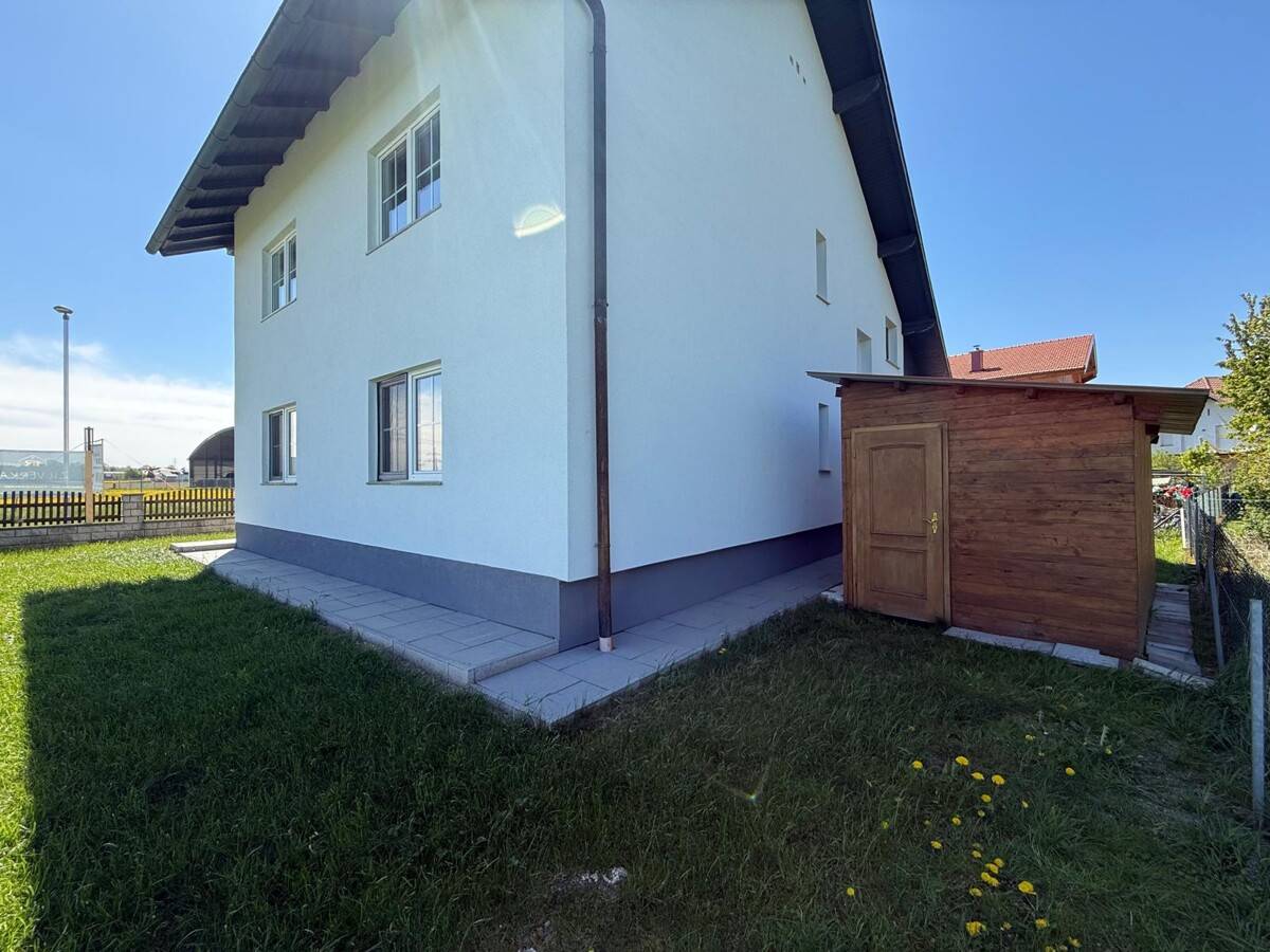 Zweifamilienhaus mit Garten in Burgkirchen