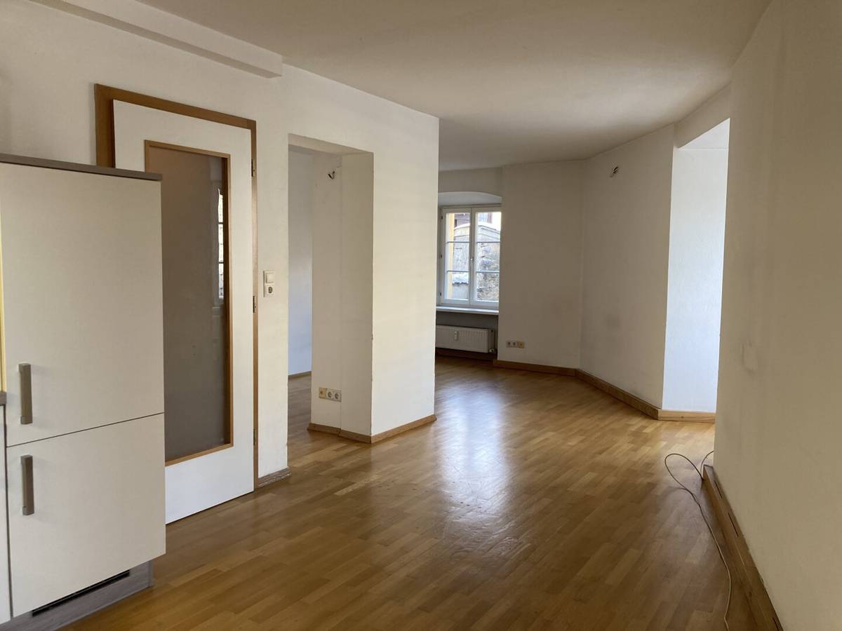 2-Zimmer-Wohnung in Hall in Tirol mit Bergblick und EBK, zentrale Lage