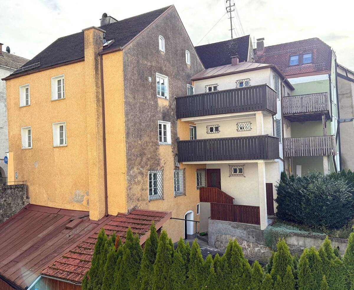 Wohn- und Geschäftshaus in Braunau am Inn mit 9 Zimmer und Garten
