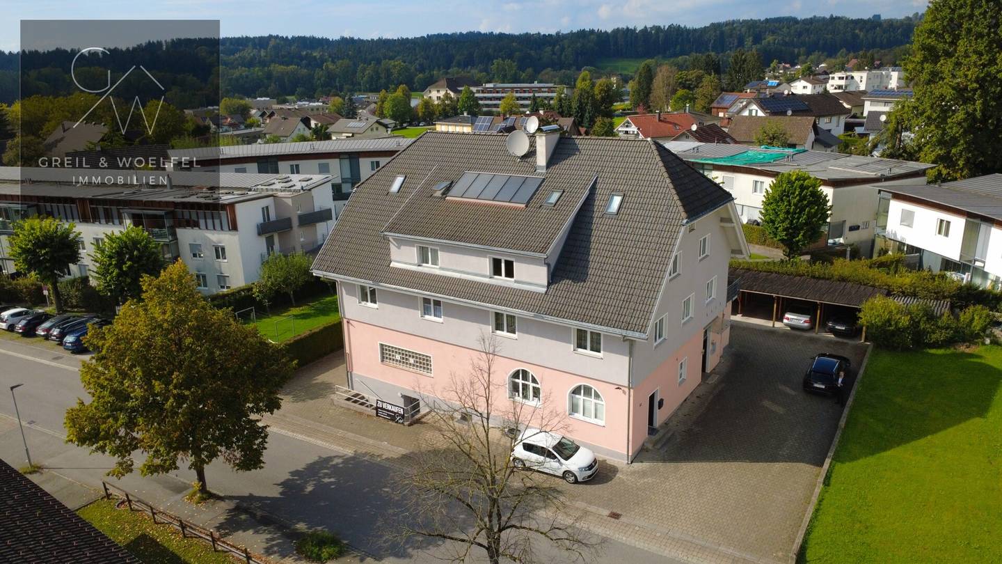 Hörbranz: Modernisiertes Mehrfamilienhaus mit Gewerbe – zentrale Lage