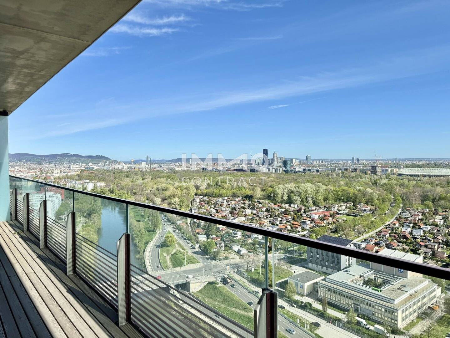Erstbezug Wohnung mit Rooftop Pool und Loggia