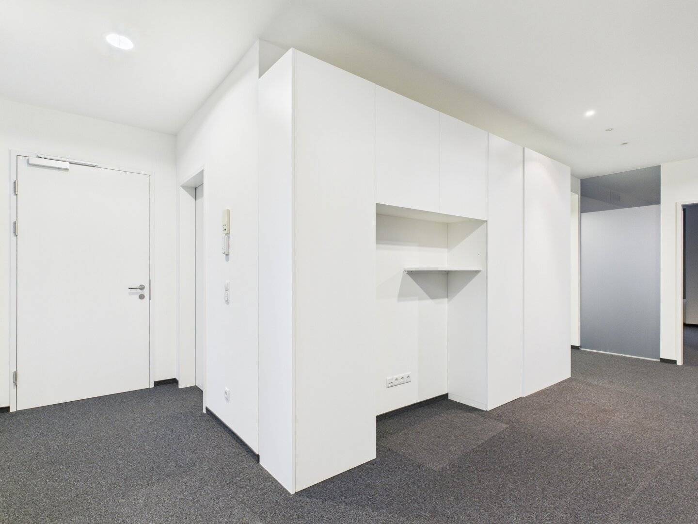 Bright, generous office unit in the middle of Am Garnmarkt in Götzis with approx. 140 m²