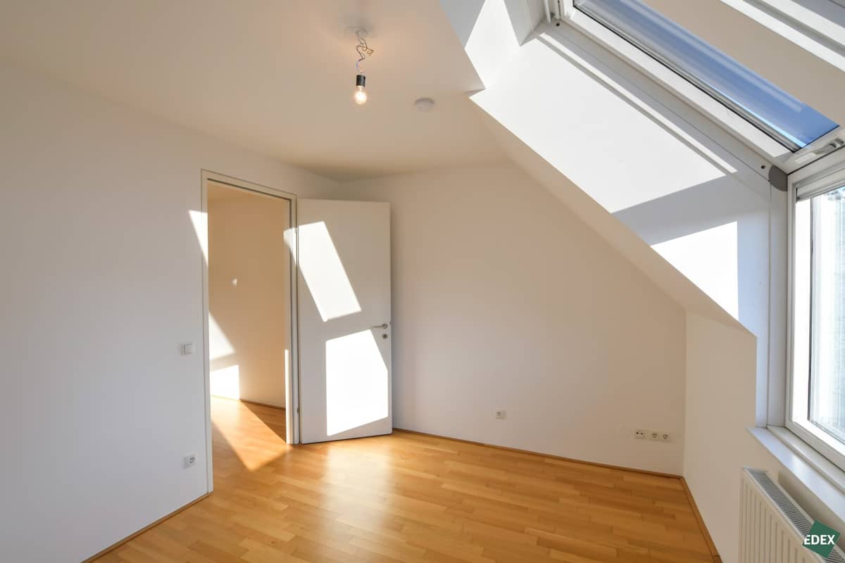 2-Zimmer-Dachgeschosswohnung mit Balkon & Klimaanlage in Wien Ottakring