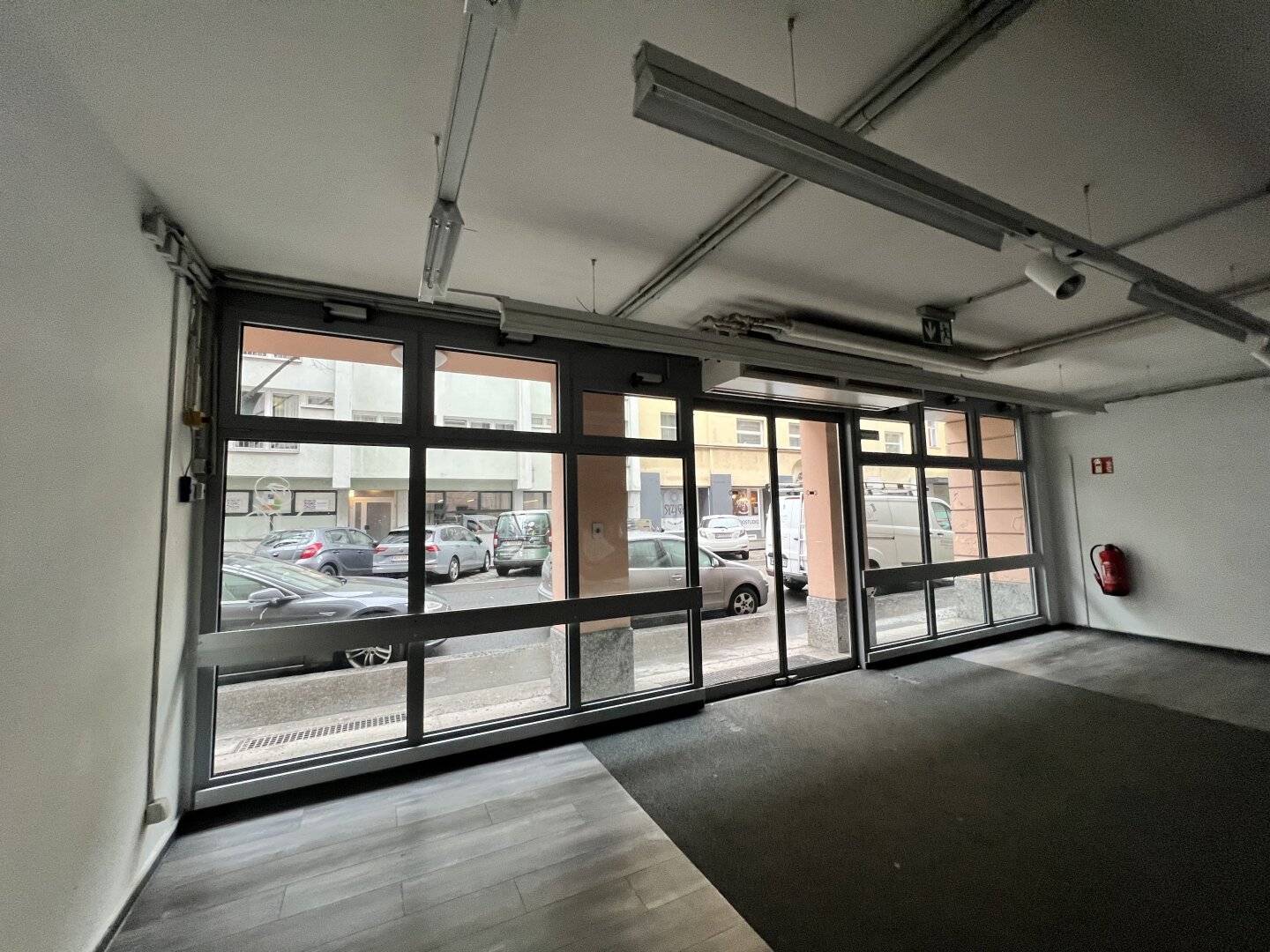 Großzügige Geschäftsfläche in Ziegelofengasse nahe Pilgramgasse