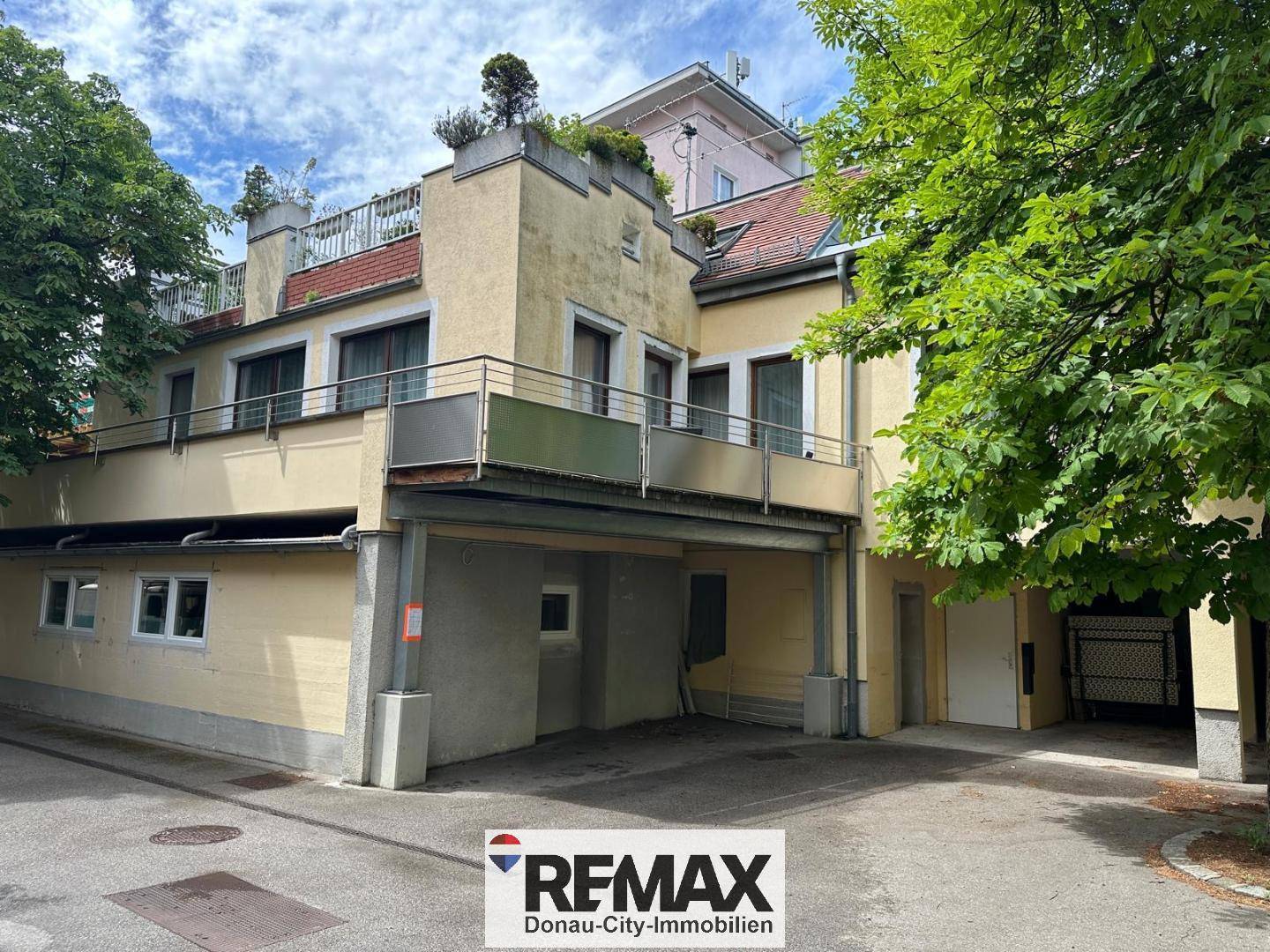 Großzügige 215 m² Wohnung mit Terrasse nahe Zentrum
