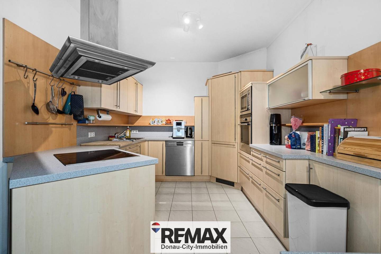 Großzügige 215 m² Wohnung mit Terrasse nahe Zentrum