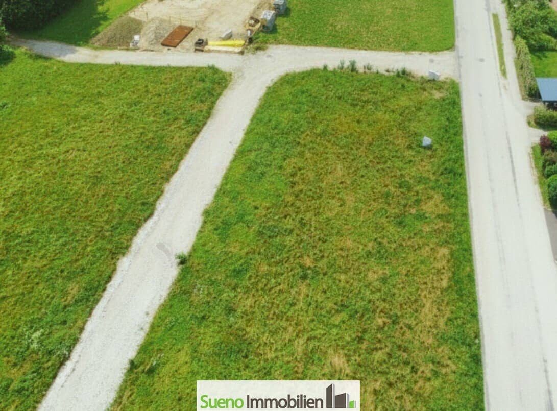 An offer that convinces: building land without building obligation and second residence designation, only €140,000