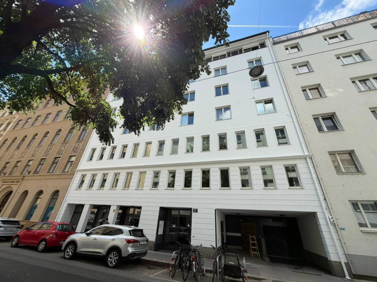 Ladenlokal 643 m² in 1050 Wien, Margaretenstraße, große Fensterfront