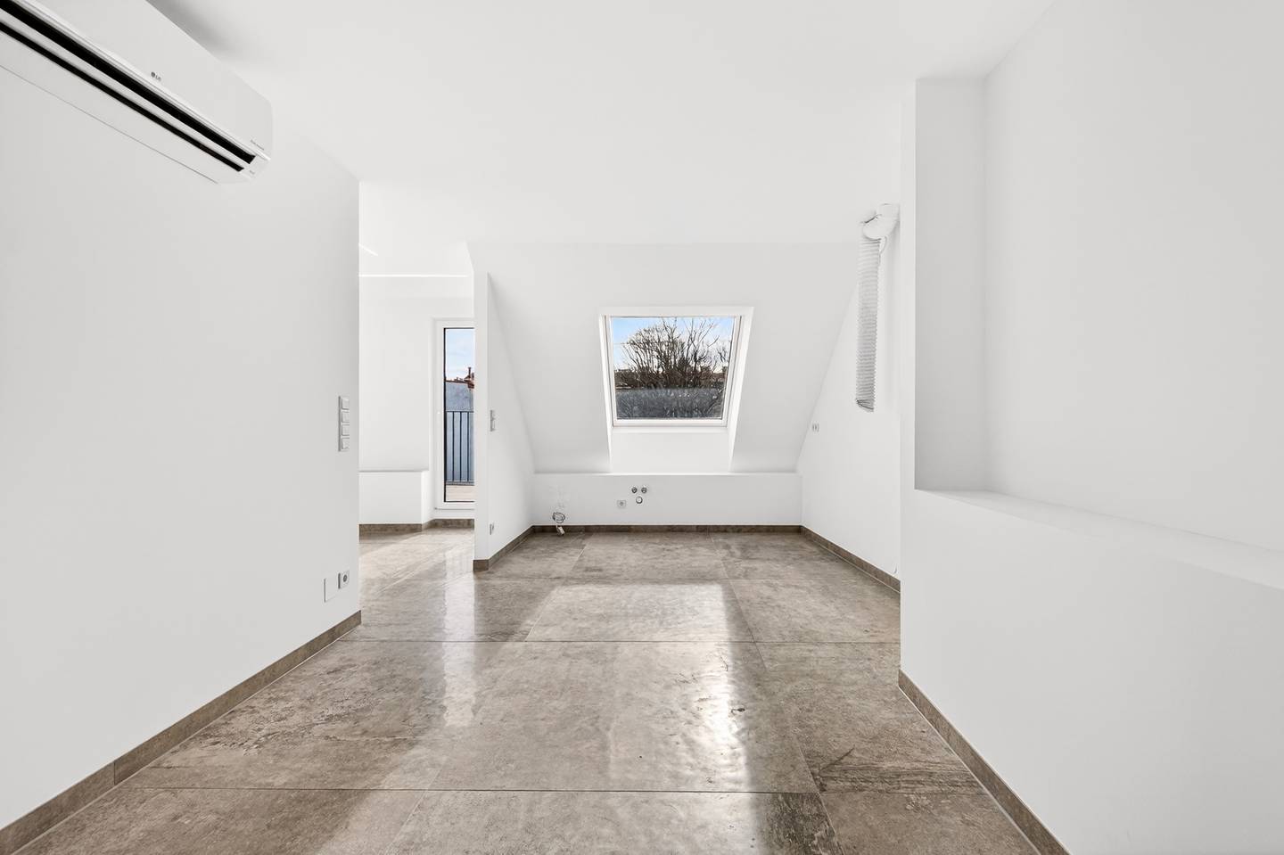Attic Apartment With Balcony First Occupancy