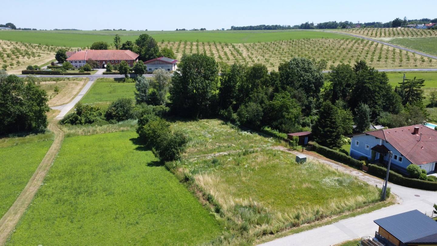 Grundstück für Ihr neues Traumhaus in Linz Land! - Bauland und Grünland auf 2.732 m² zu verkaufen