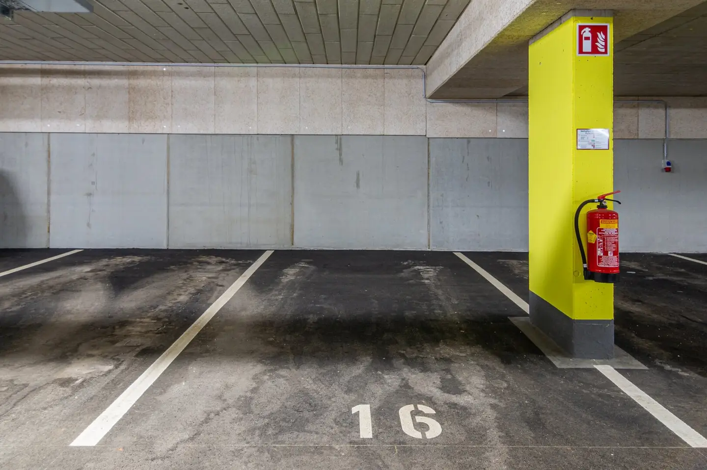 Tiefgaragenplatz in Bad Hall – 2020 Neubau, Anlage geeignet, Rendite