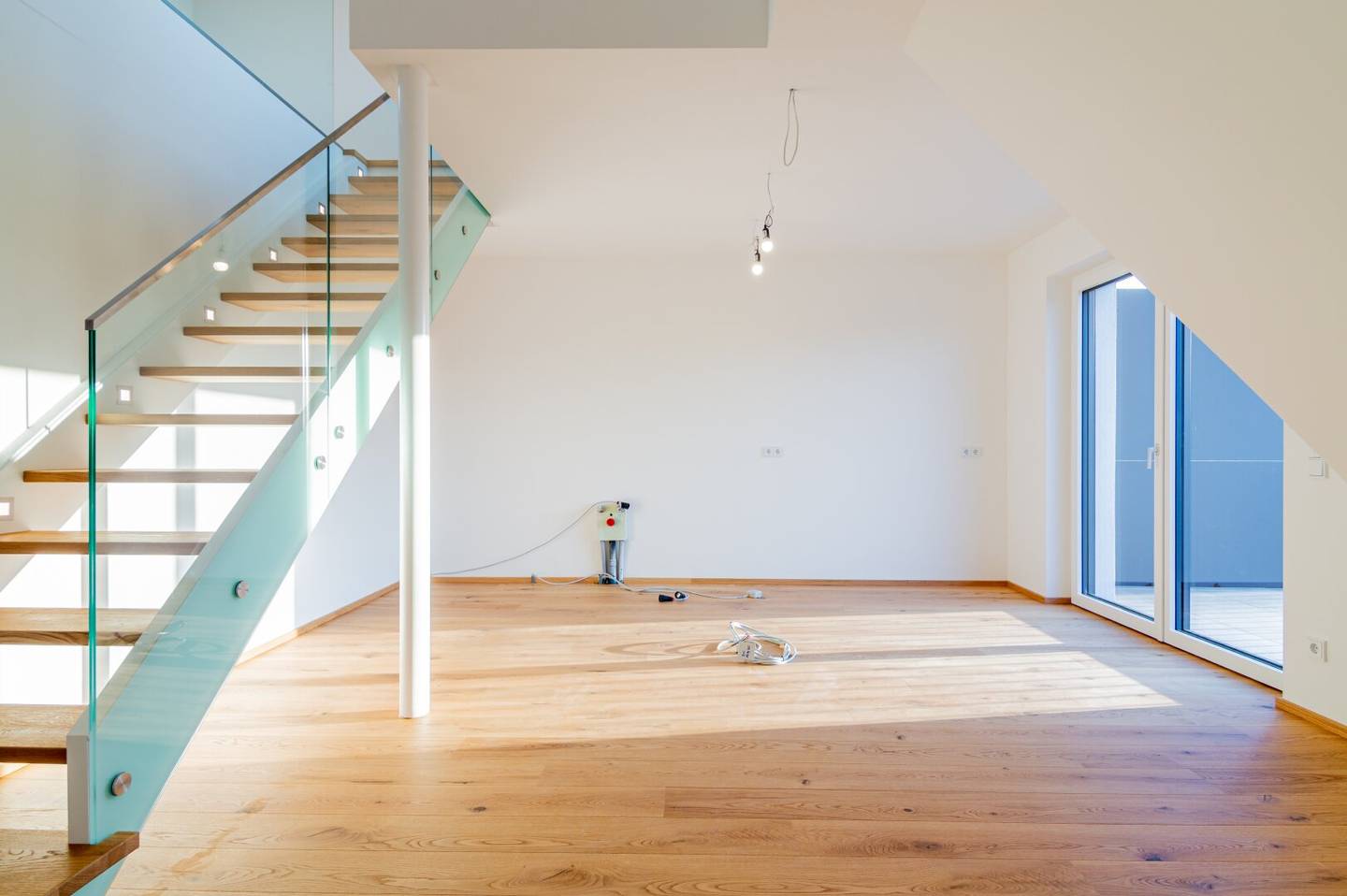 Penthouse with open gallery near the lake