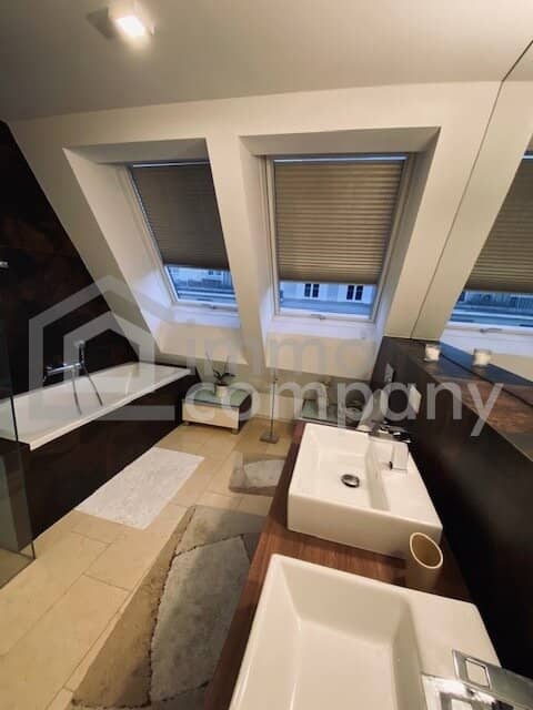 Dachgeschosswohnung mit zwei Terrassen nahe Elisabethplatz