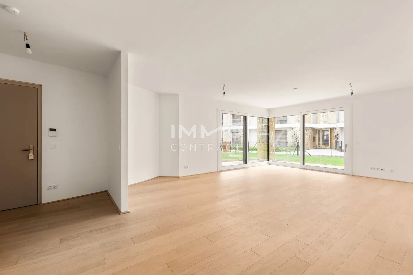 Wohnung on the water with garden and terrace