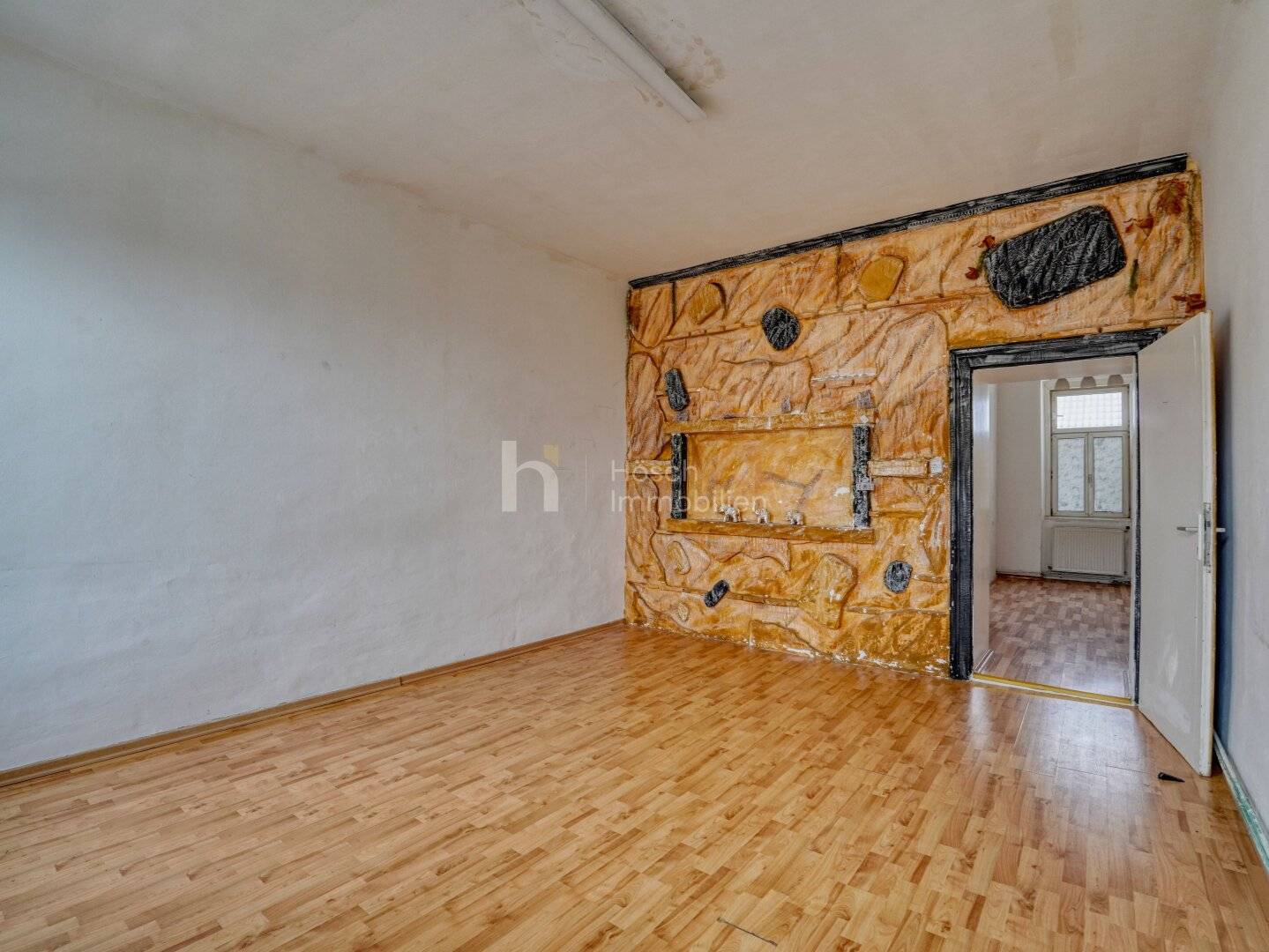 Sanierungsbedürftige Altbauwohnung mit Potenzial in Ottakring