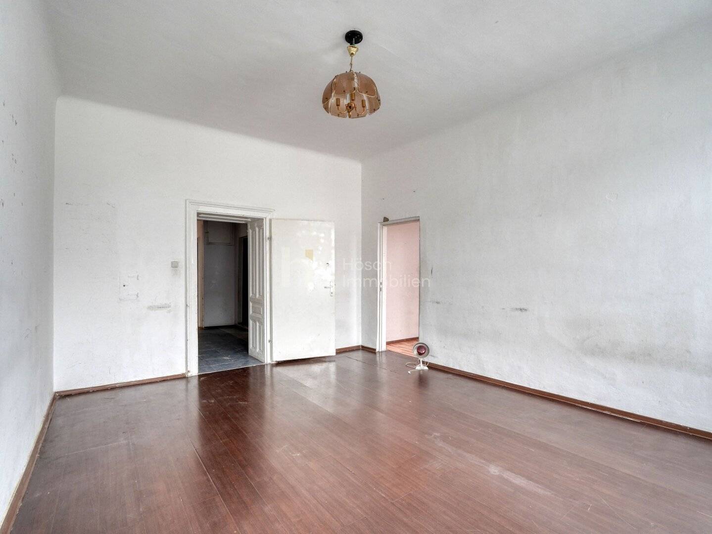 Sanierungsbedürftige Altbauwohnung mit Potenzial in Ottakring