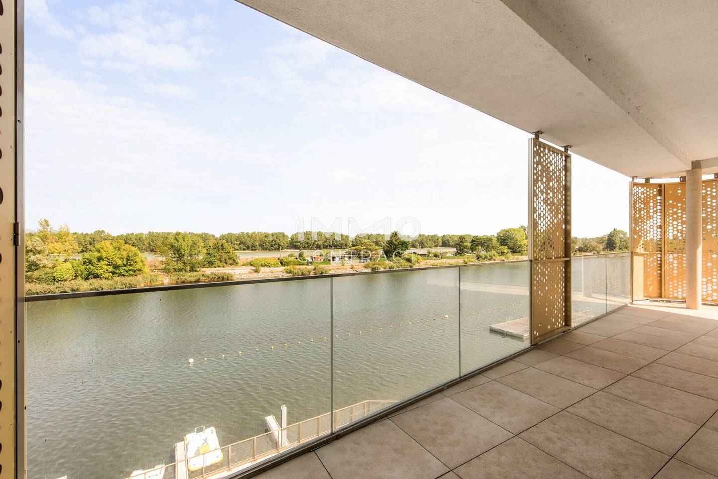 Apartment with Danube view and spacious balcony