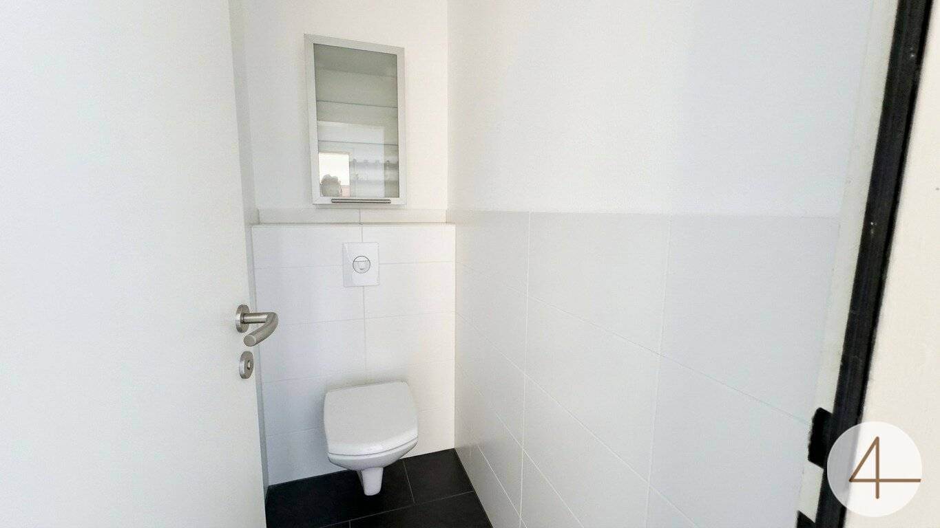 Apartment bright no commission heating costs included
