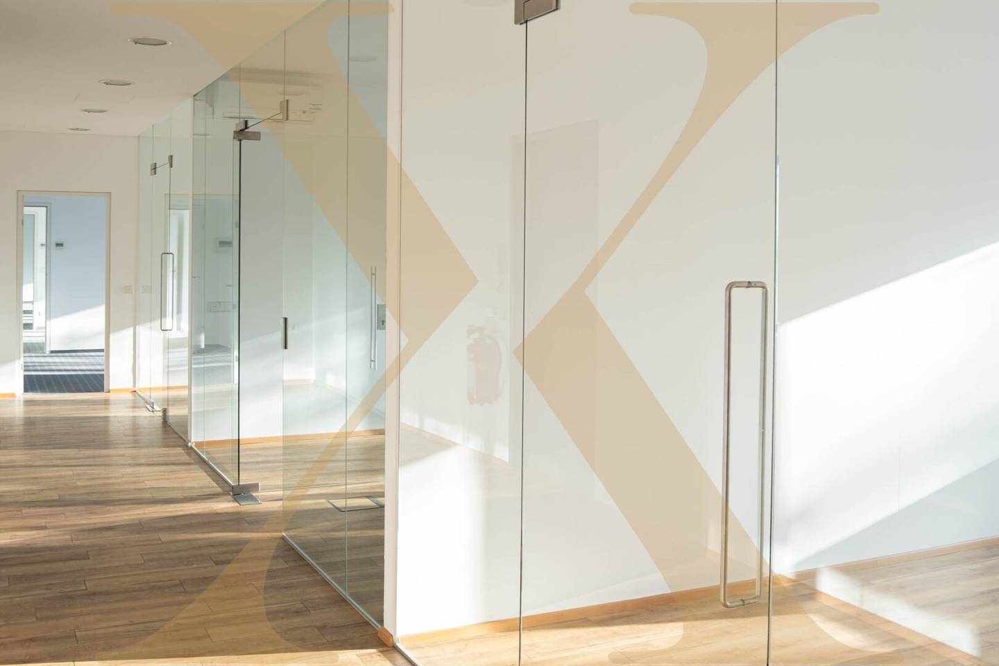 Air-conditioned office space with parking and ideal transport connections in Wels for rent!