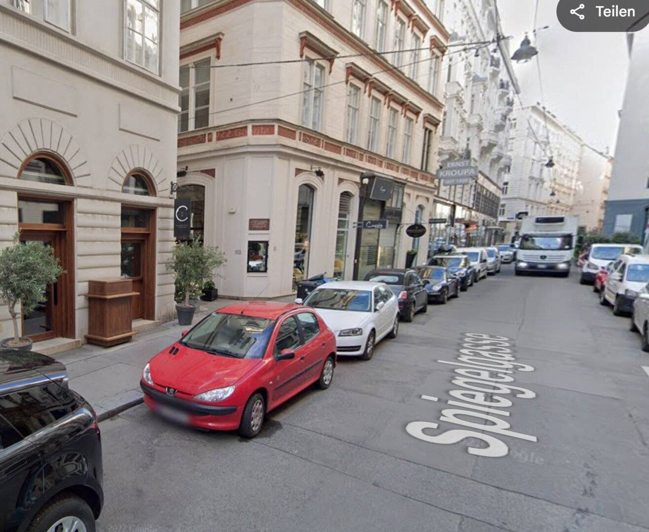 Busy commercial space / retail near Graben for rent