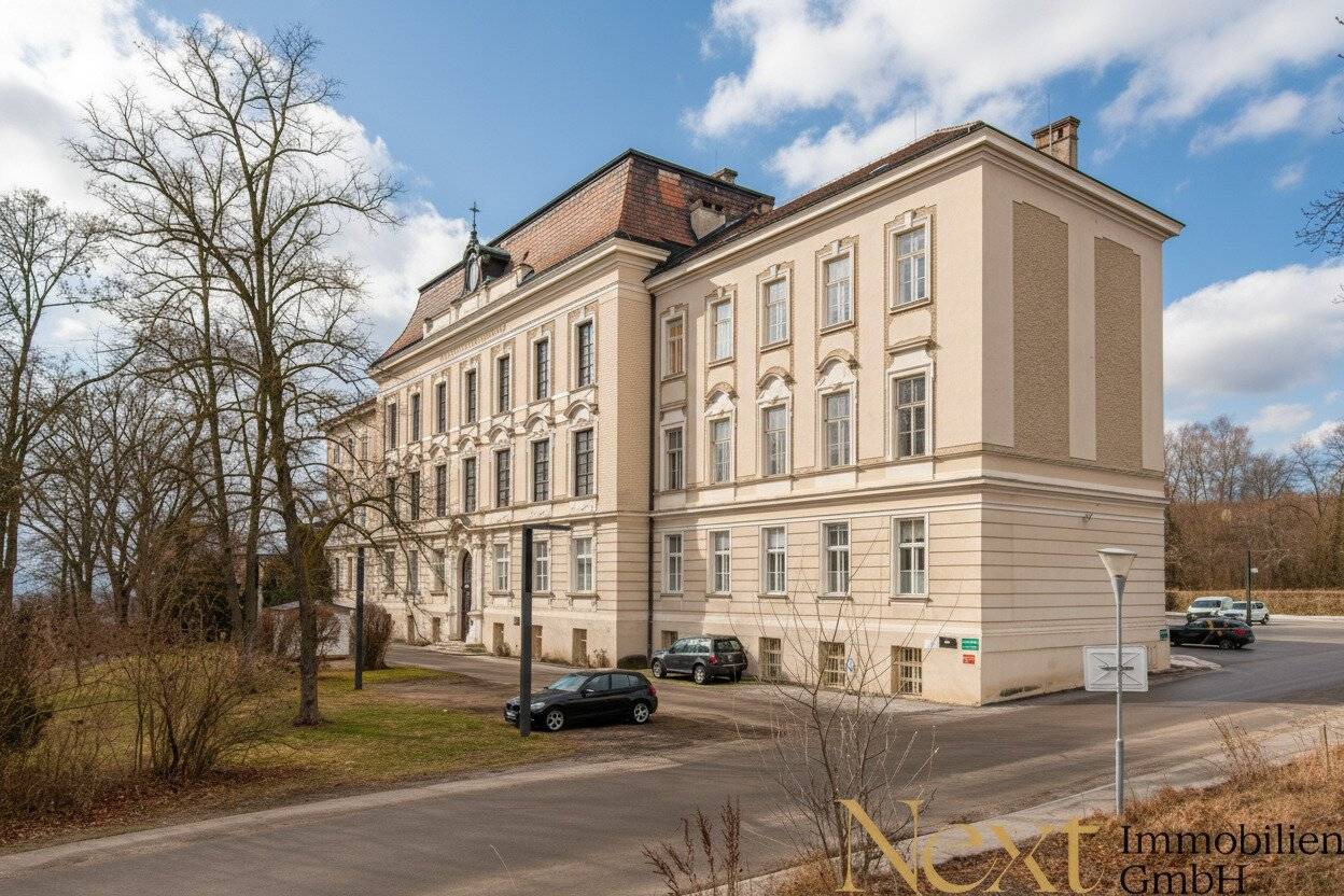 Spacious office/clinic space in a top location in Melk for rent immediately available
