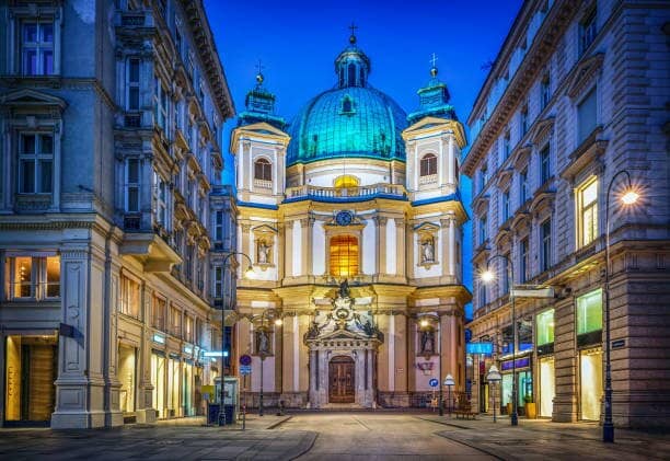 Well frequented gastronomy business with sensational equipment in the heart of Vienna for takeover
