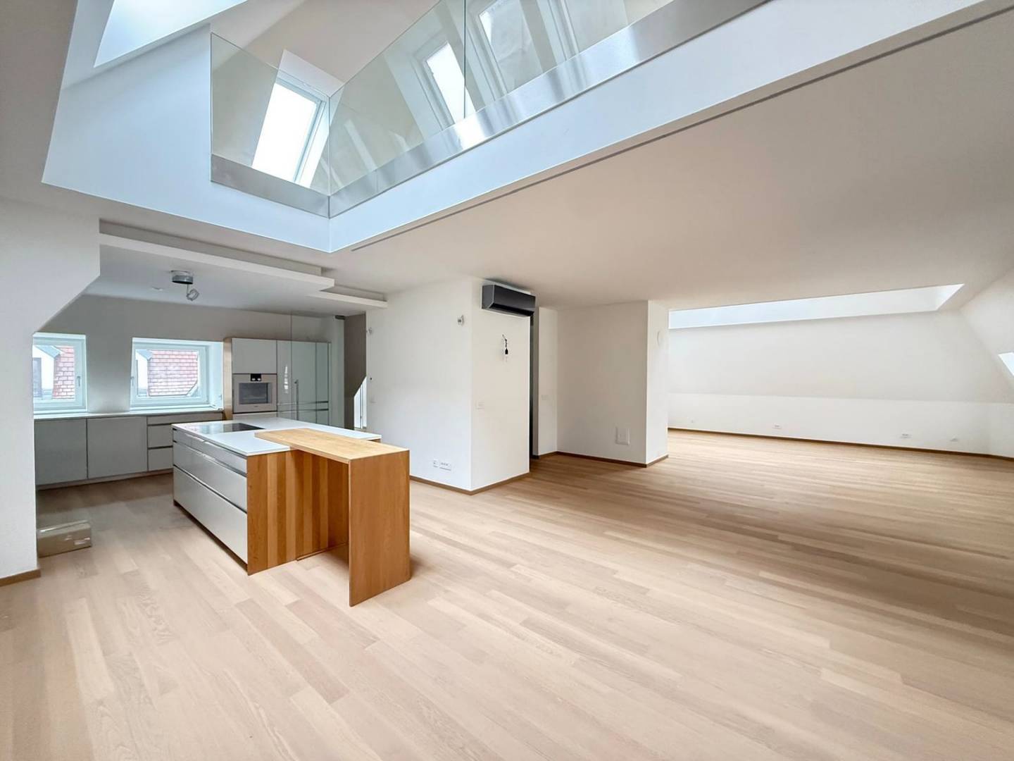 Dachgeschosswohnung Galerie Terrassen zentral