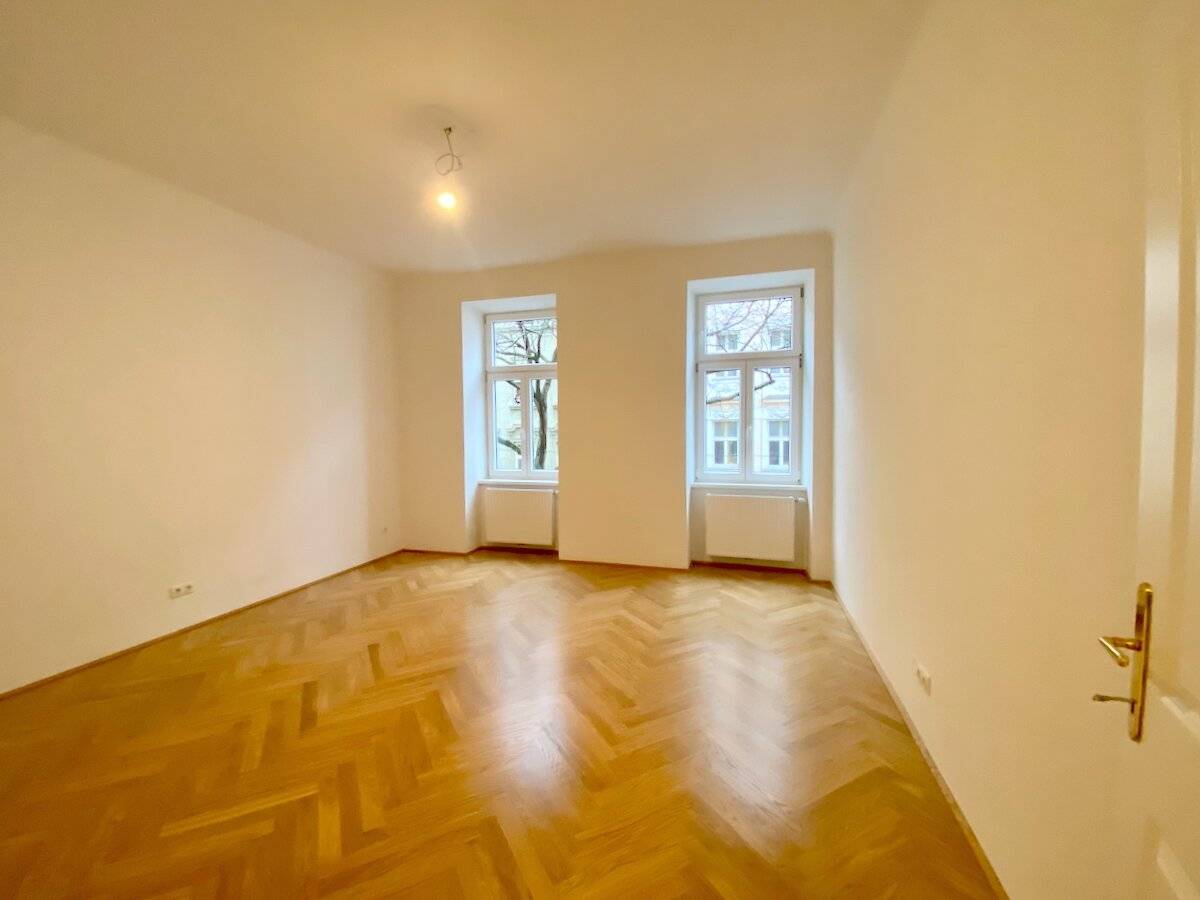 Erstbezug Altbauwohnung nahe U3