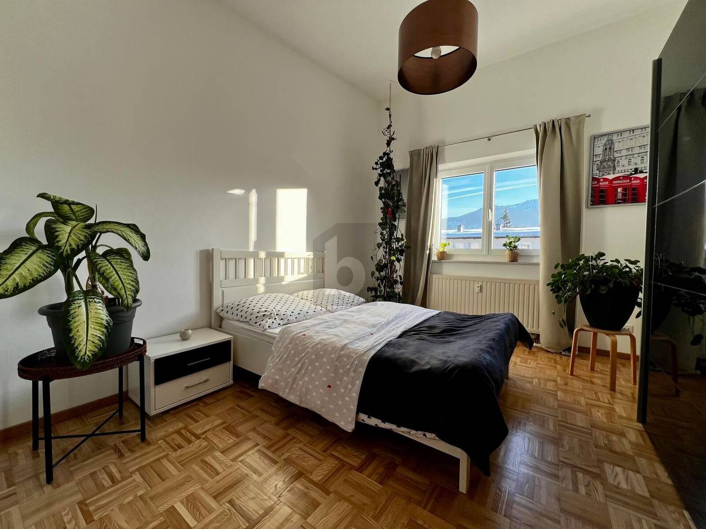 Sunny apartment with balcony quiet location and underground parking
