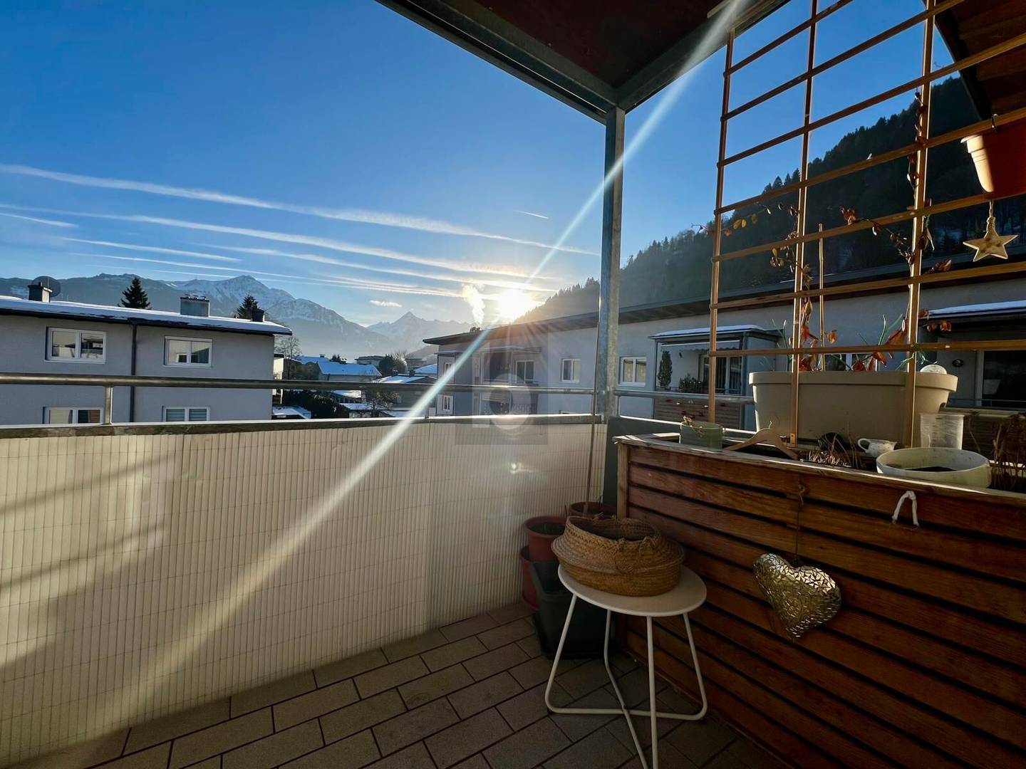 Sunny apartment with balcony quiet location and underground parking