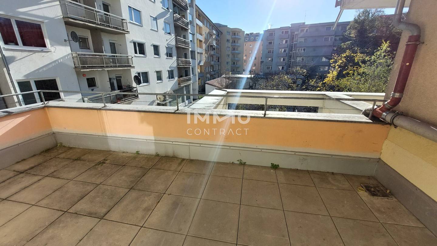Apartment with terrace in quiet central location