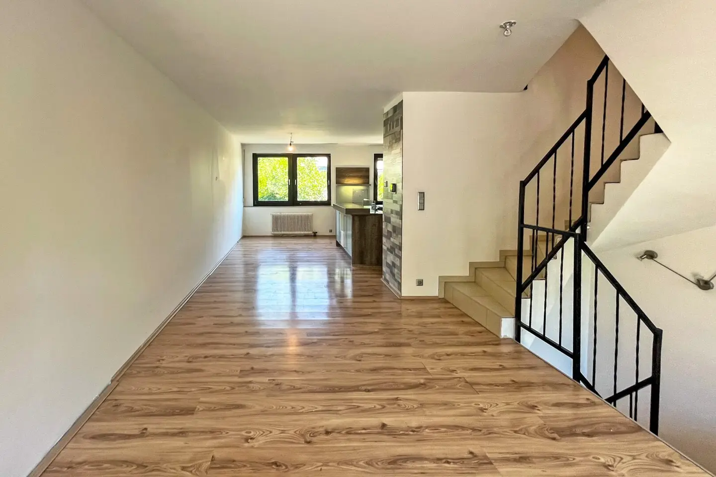 Family-friendly terraced house in Hadersdorf with top infrastructure
