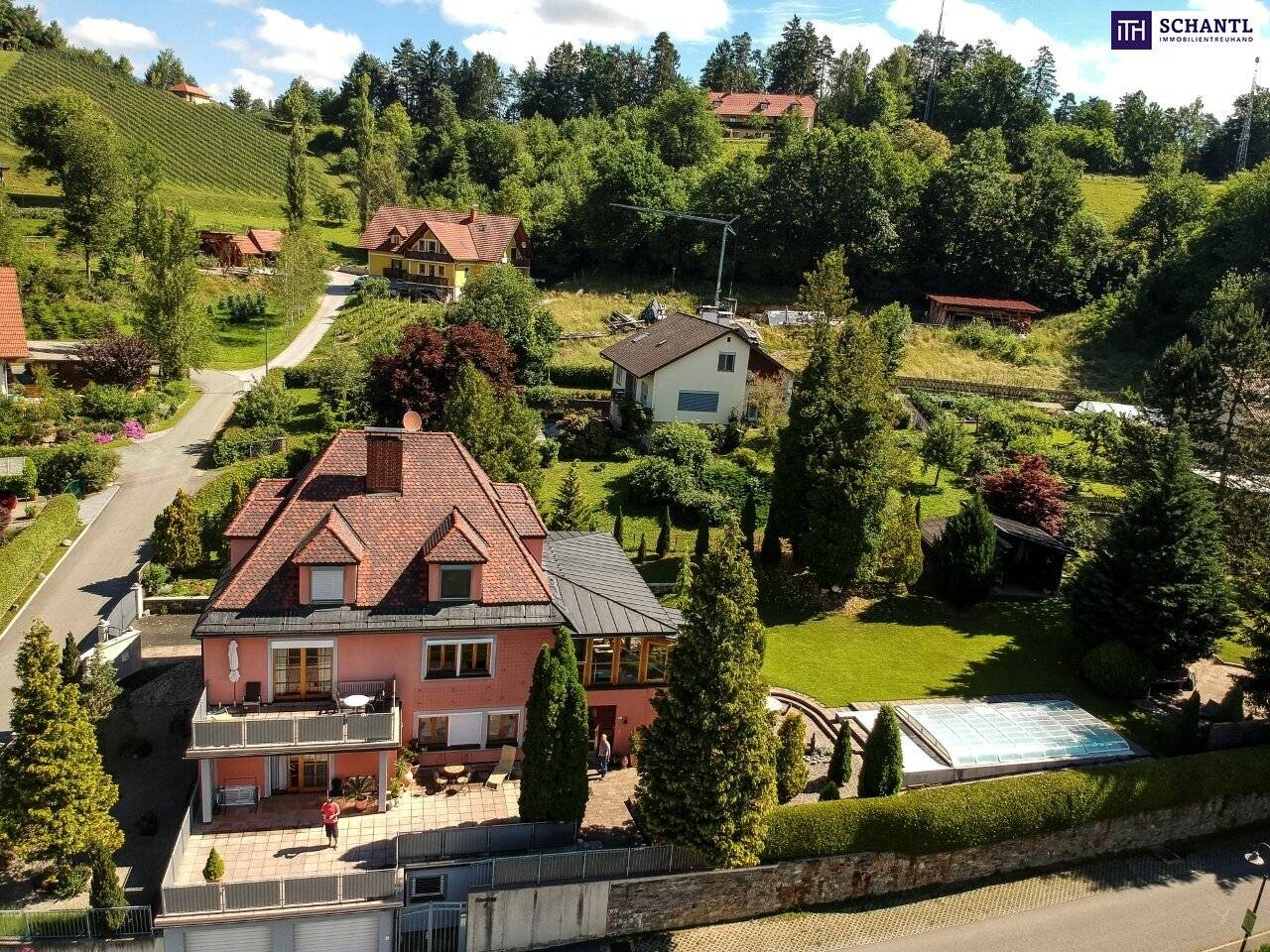 Haus in Leutschach mit 343 m² Wohnfläche, Pool und Wintergarten