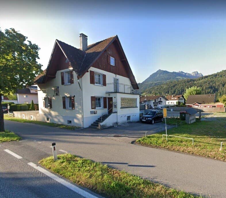 Renovierte Wohnung mit großzügiger Terrasse