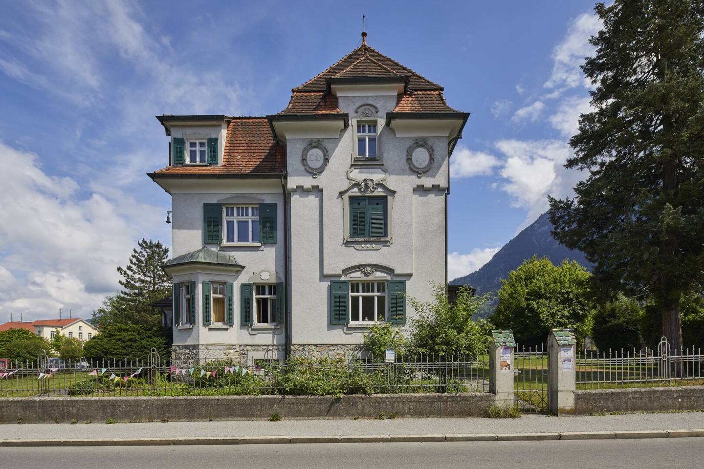 Heimatstil-Villa in Nenzing – zentrale Lage & historische Architektur