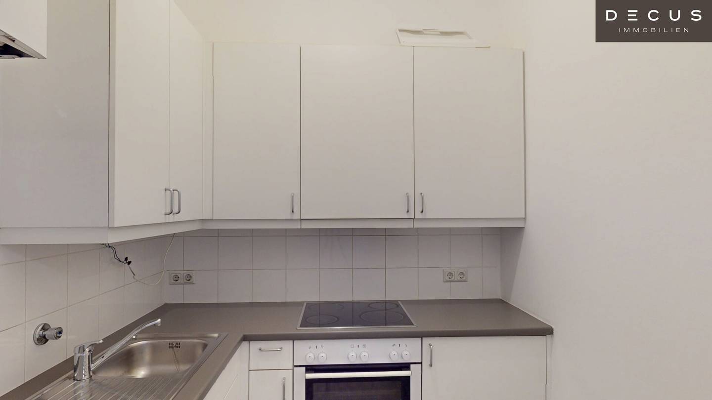 Wohnung im Altbau mit hohen Räumen Innenhof