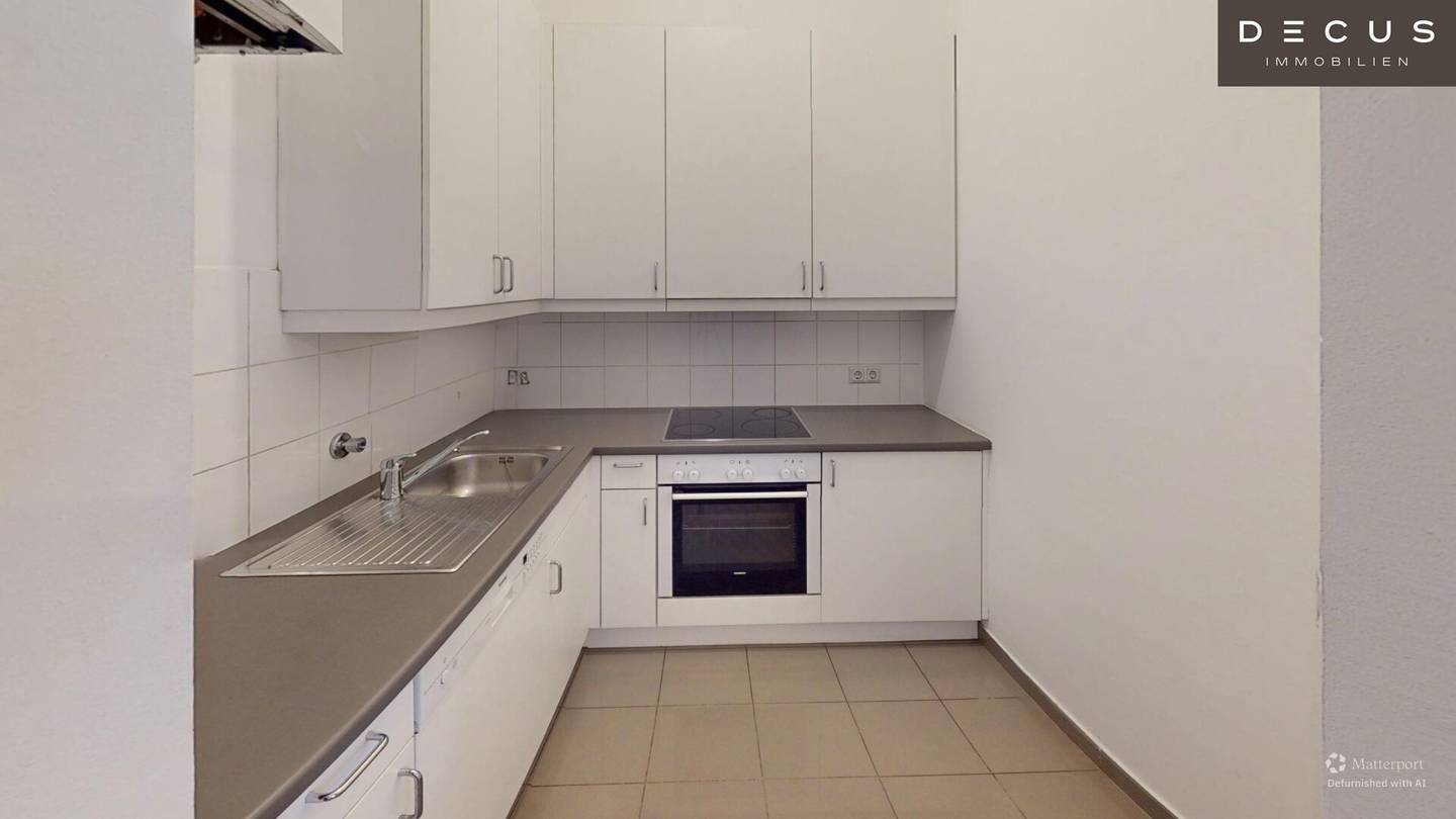 Wohnung im Altbau mit hohen Räumen Innenhof