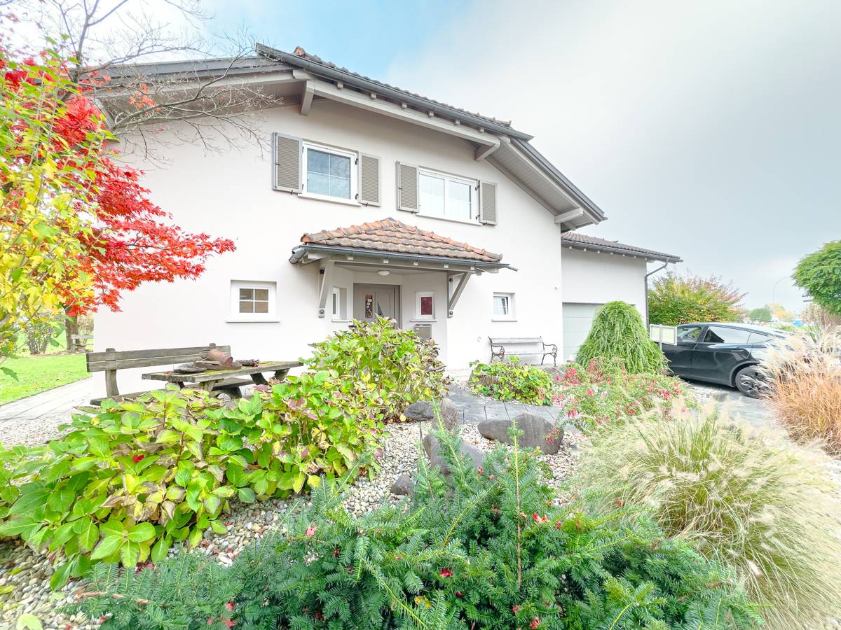 Einfamilienhaus in Götzis mit großem Garten, Terrasse und Garage