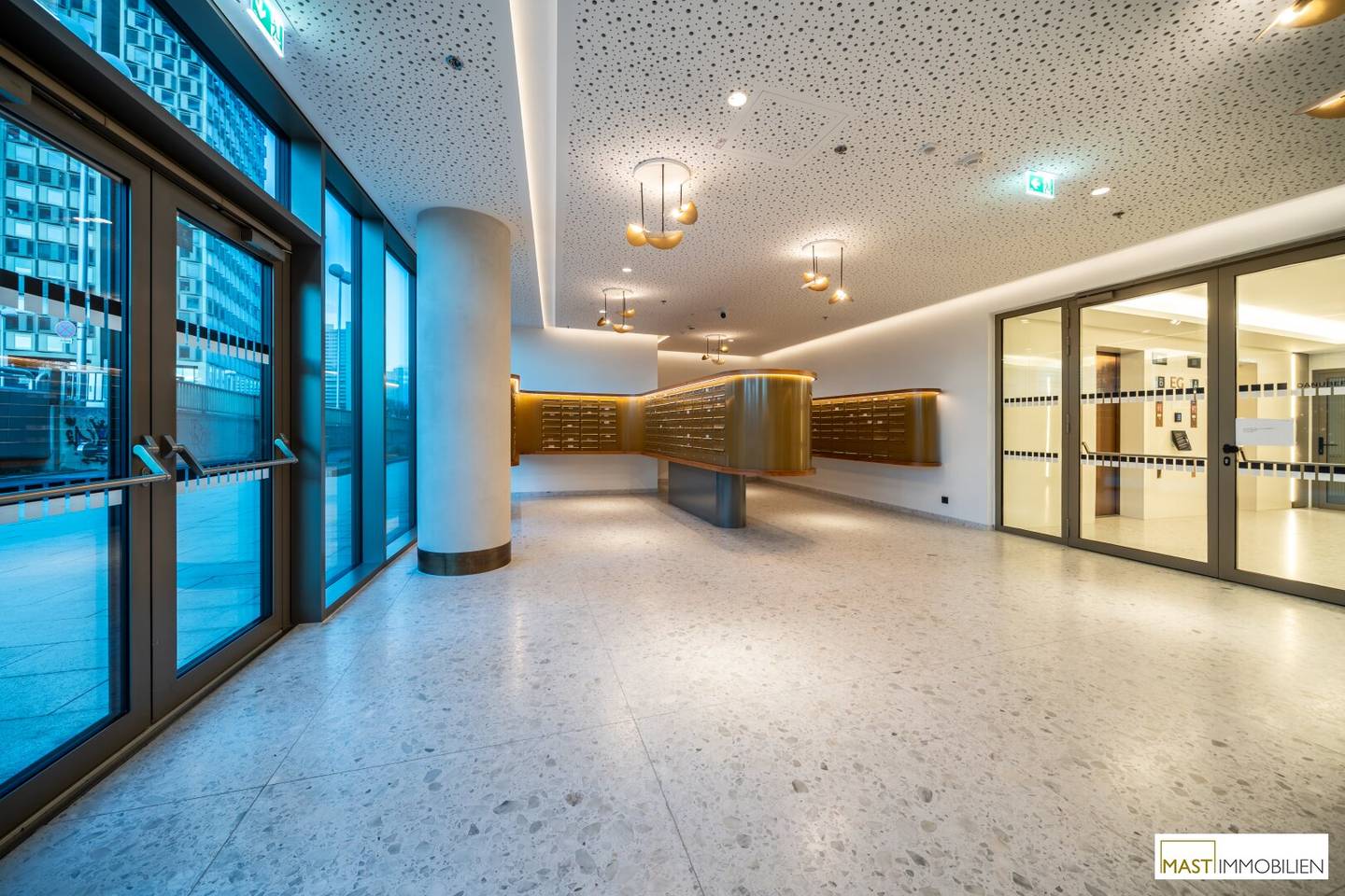 Wohnung im 40 Stock mit Panoramablick über Donau