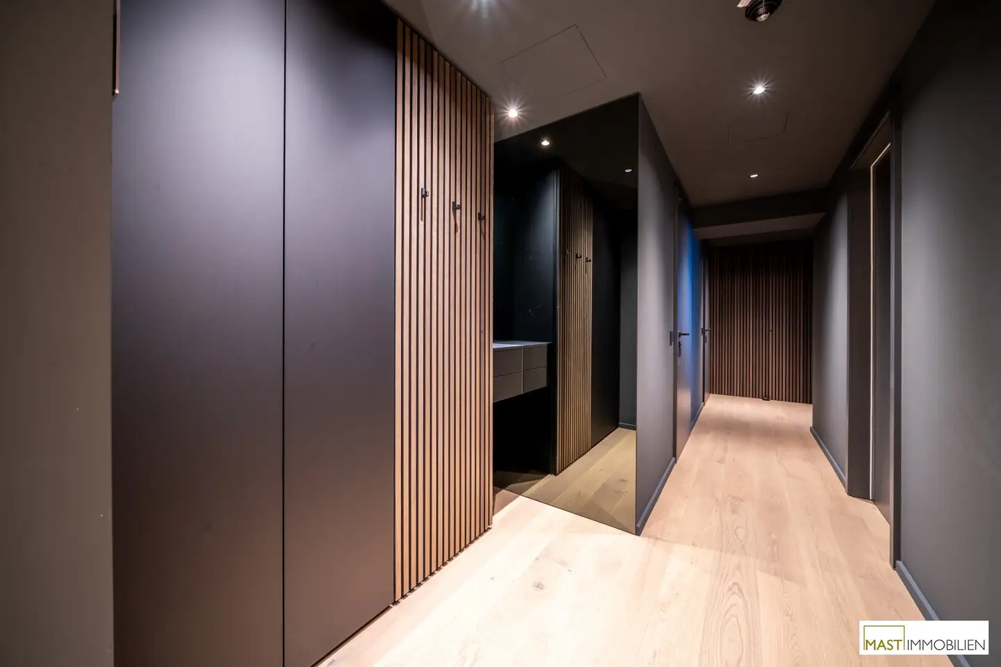 Apartment on the 40th floor with panoramic Danube view
