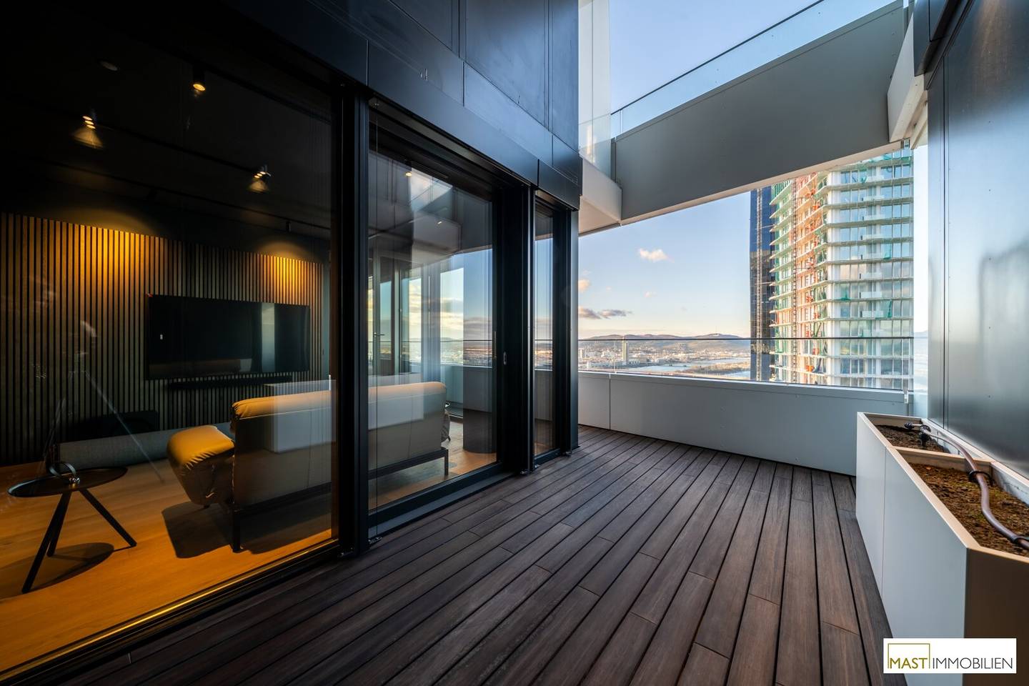 Wohnung im 40 Stock mit Panoramablick über Donau