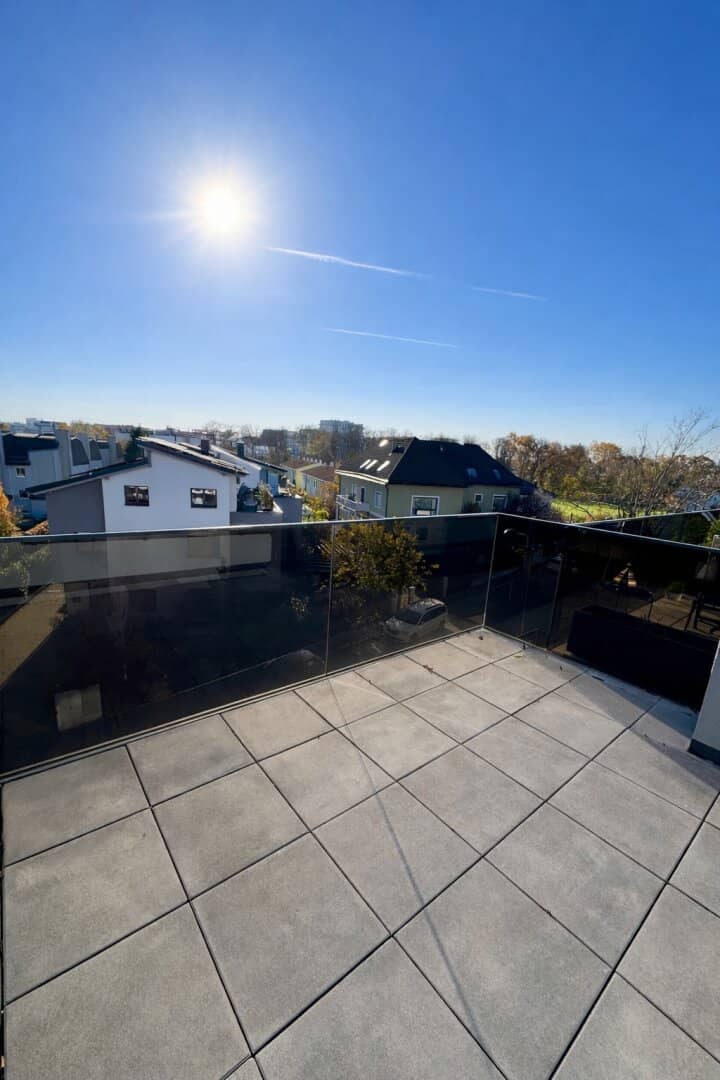 Monthly Rental! Luxury Living! Penthouse! Skyline+Kahlenberg View! Amazing Roof Top Terrace and Garage!