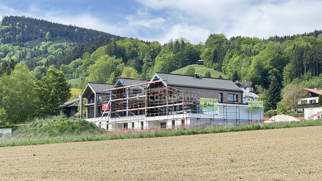 Exklusives Einfamilienhaus in Nußdorf am Attersee mit Seeblick
